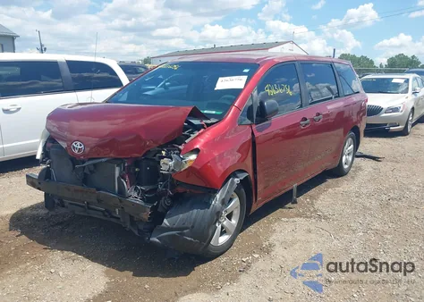 2011 Toyota Sienna Base V6 z USA, uszkodzony, nr VIN 5TDZK3DC0BS031952